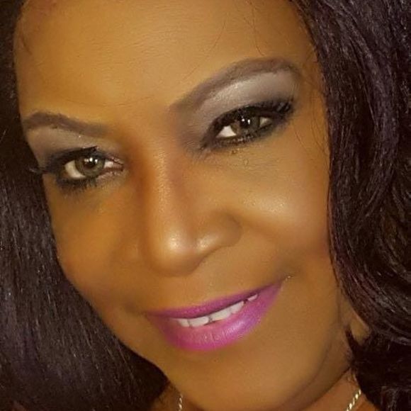 Meet your Posher, Regenia - Picture 1 of 1